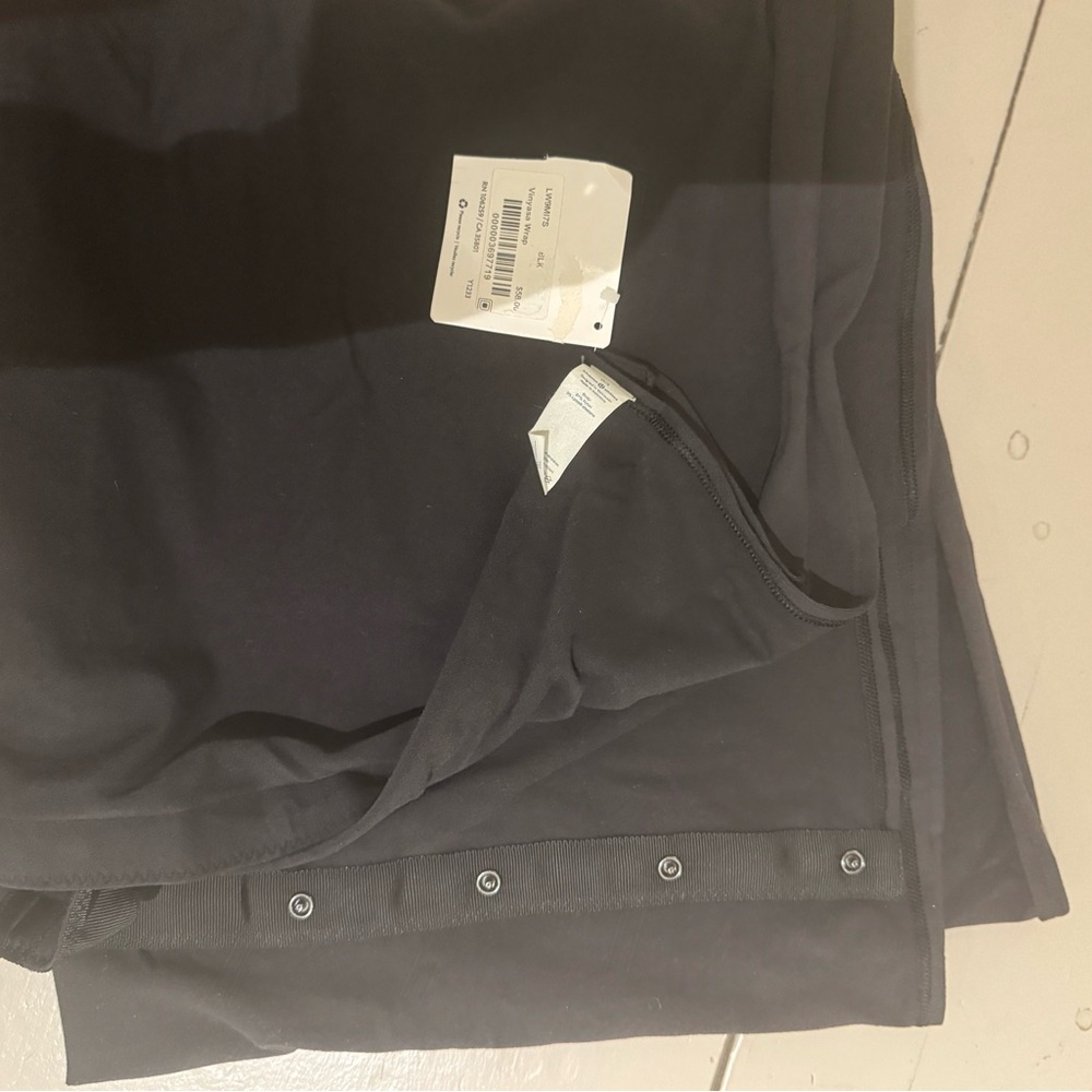 Lululemon vinyasa wrap black new - Picture 2 of 4
